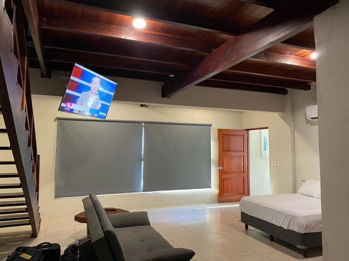 Cuxos Hotel Beachfront 女人岛 外观 照片