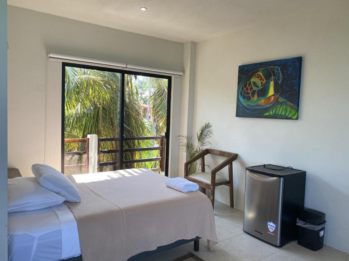 Cuxos Hotel Beachfront 女人岛 外观 照片