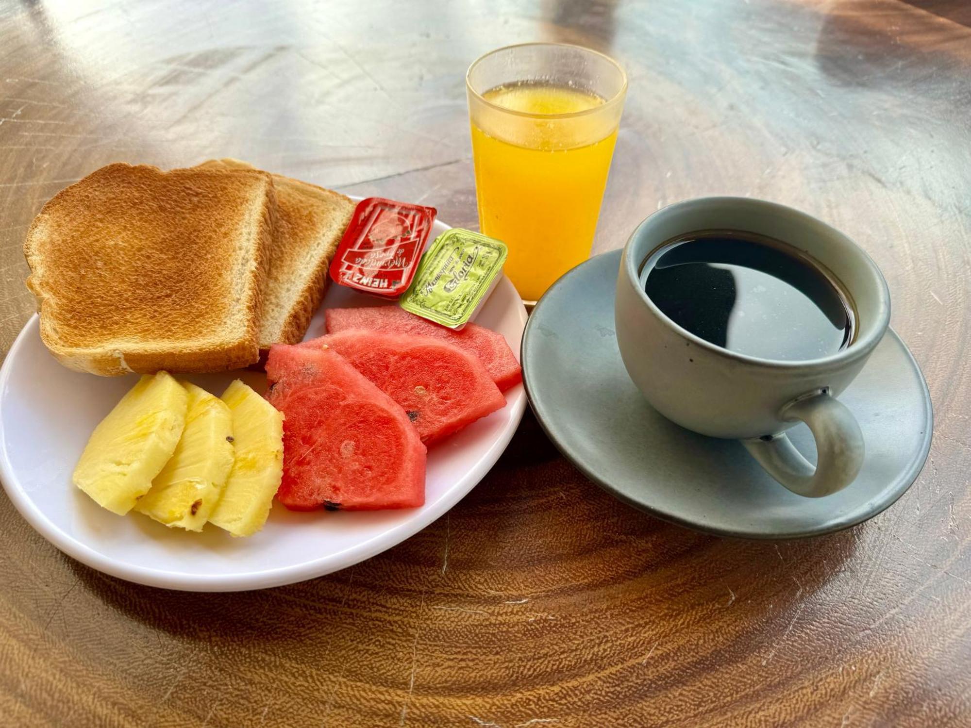 Cuxos Hotel Beachfront 女人岛 外观 照片