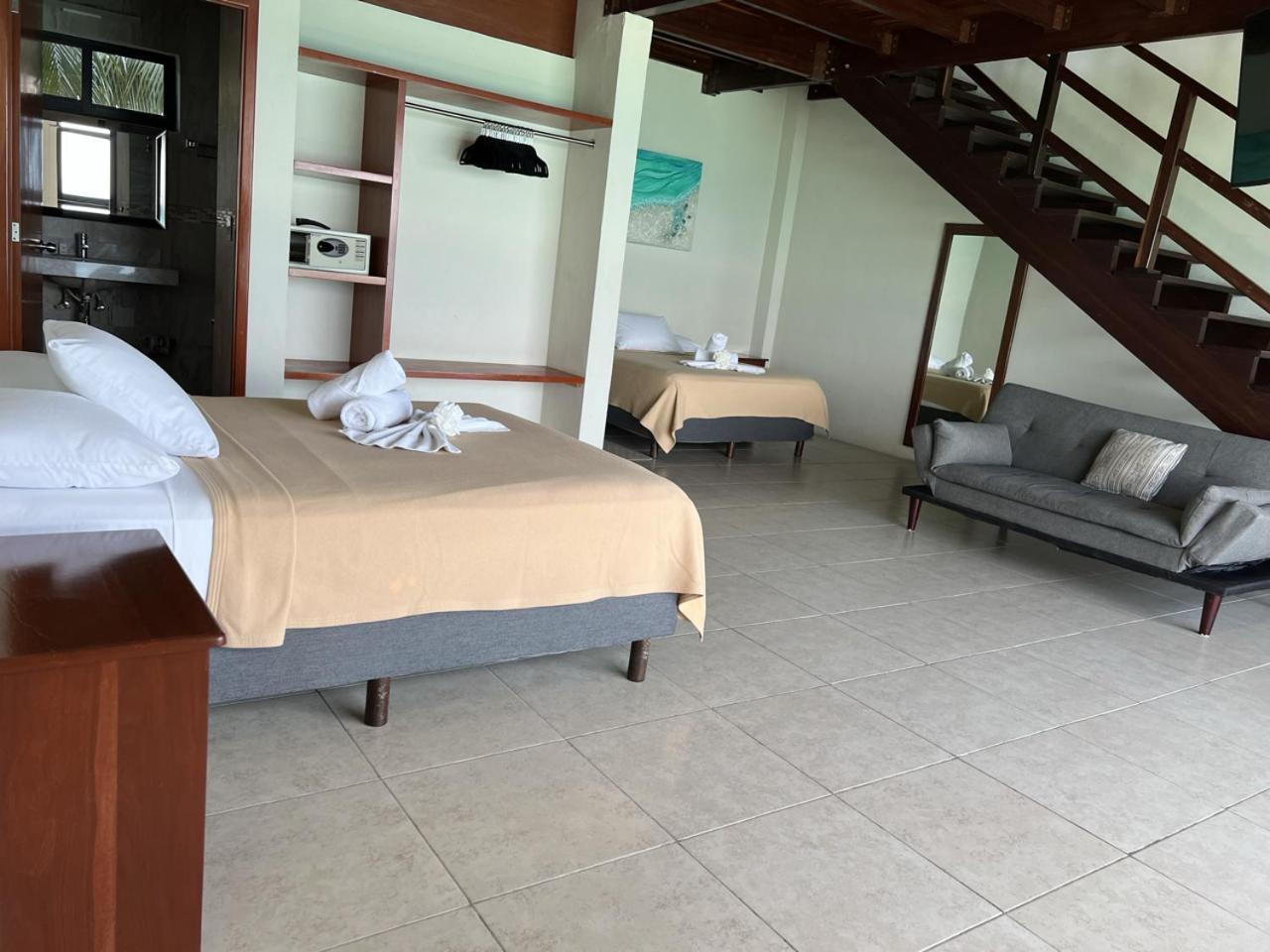 Cuxos Hotel Beachfront 女人岛 外观 照片