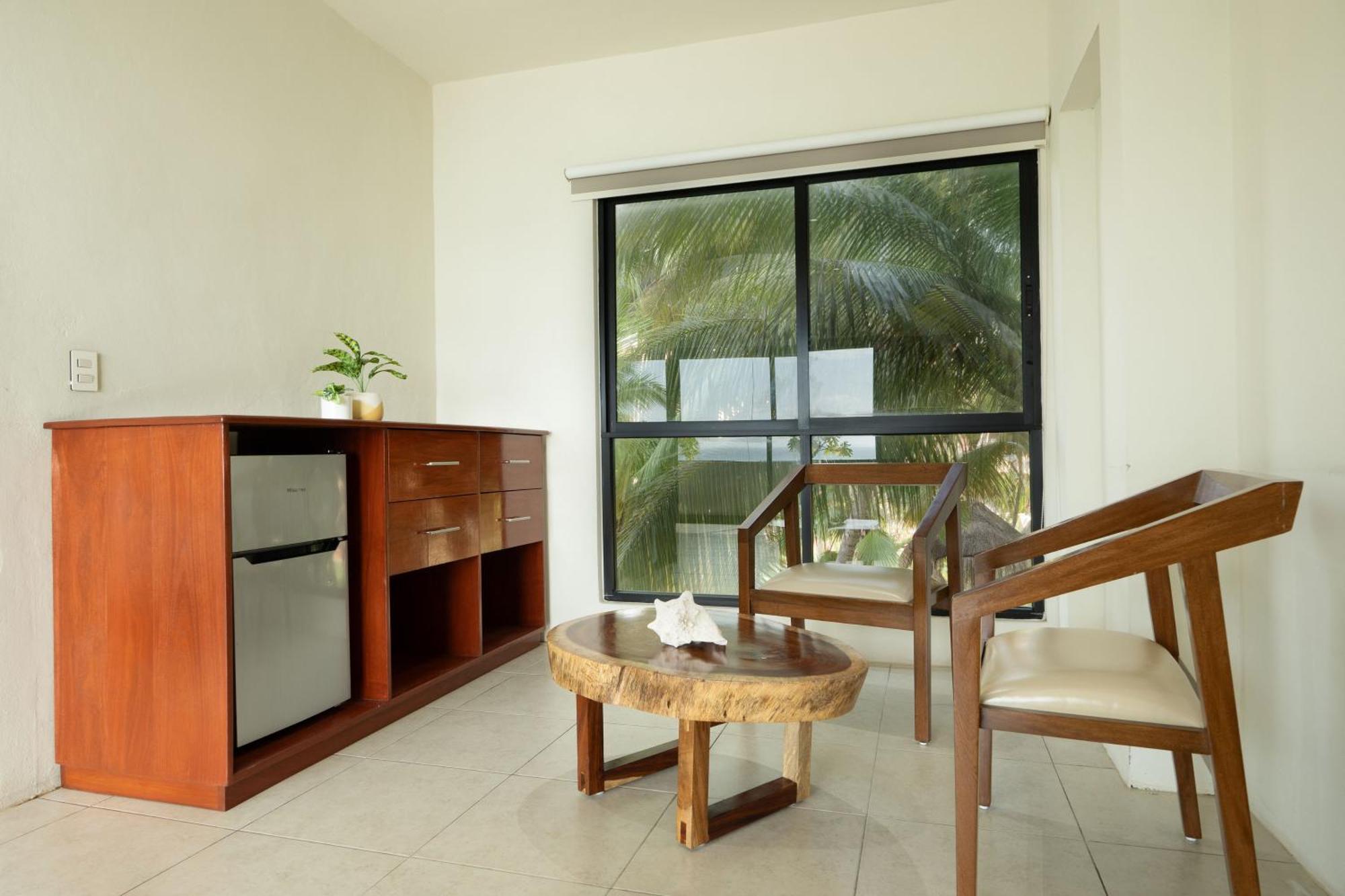 Cuxos Hotel Beachfront 女人岛 外观 照片